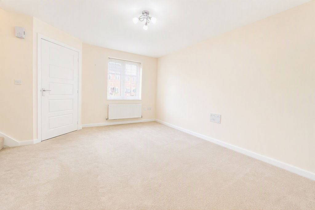 Property photo 2 of 11 Designer (20)