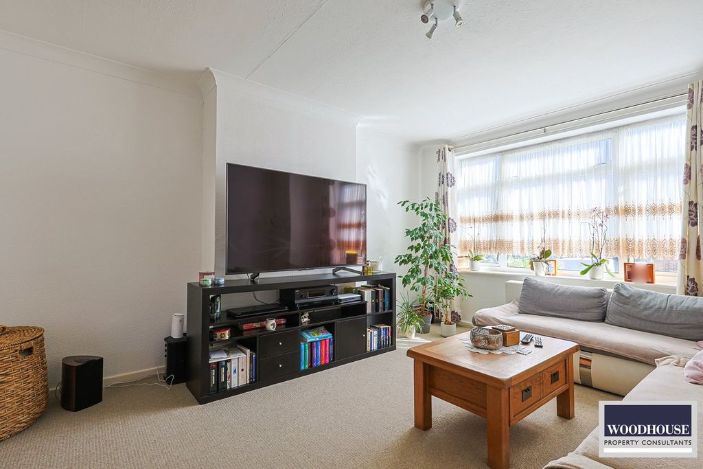 Property photo 3 of 25