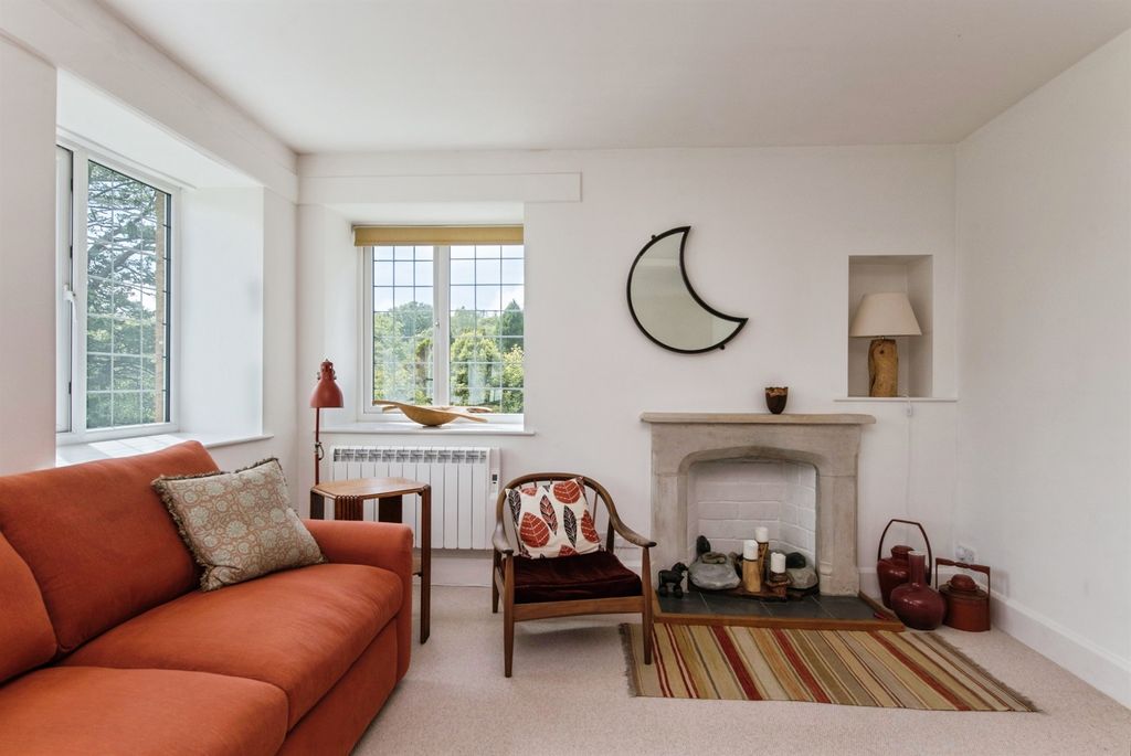 2 bed flat for saleTrinity Hill Road, Axminster EX13 photo 4