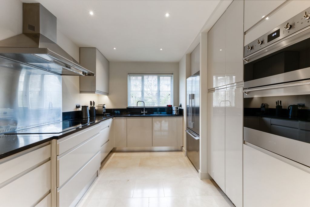 Property photo 2 of 22 24