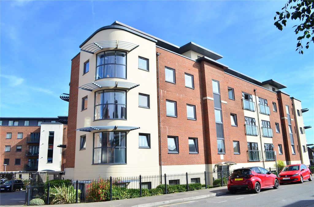 Property photo 2 of 11 Front