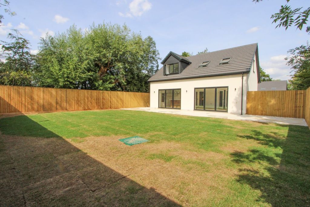Property photo 2 of 21