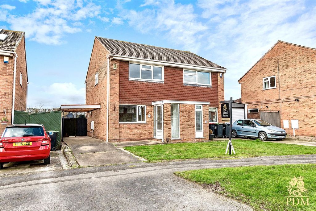 Property photo 1 of 18 93 Latimer Drive Externals  (1 Of 6).Jpg