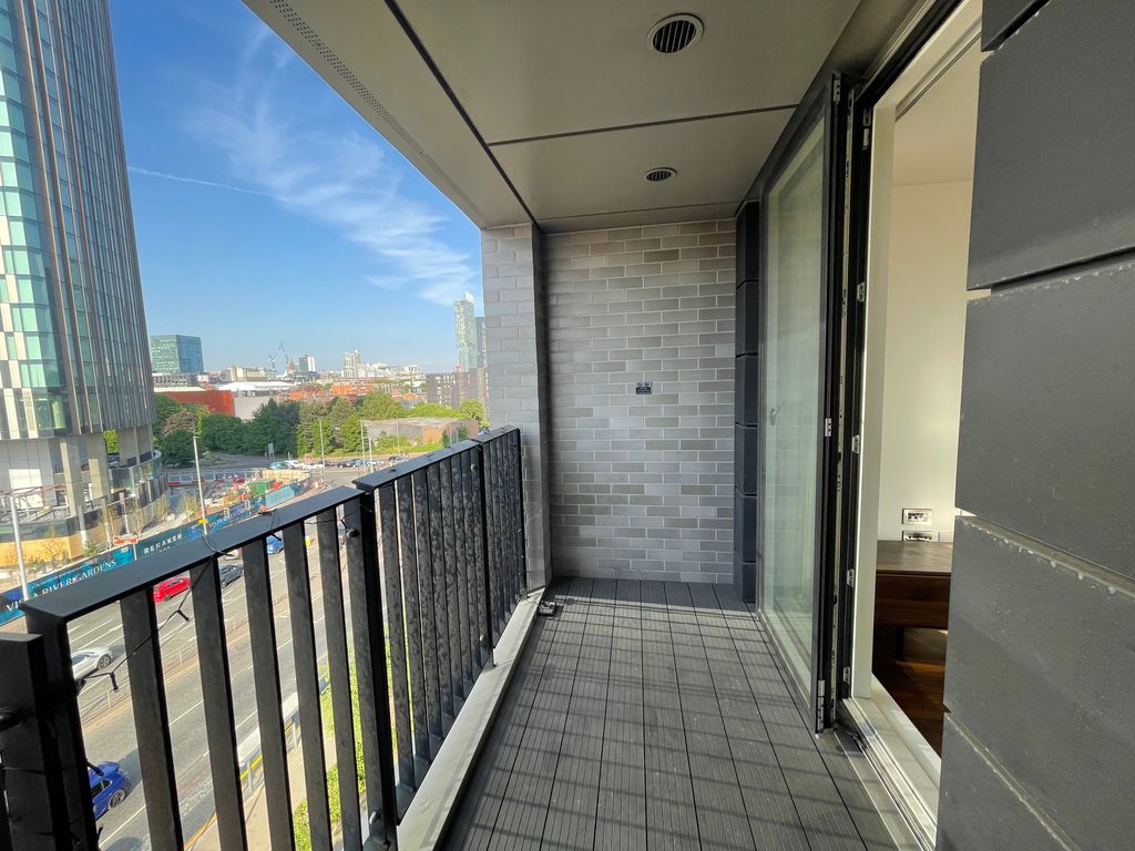 Property photo 2 of 27