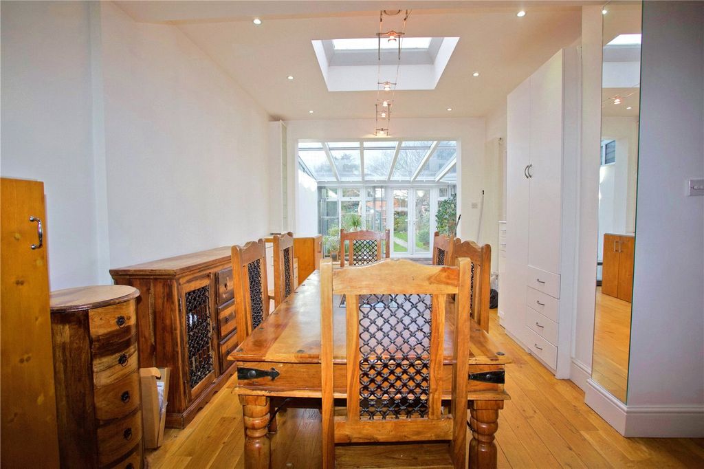 Property photo 2 of 11 Dining Area