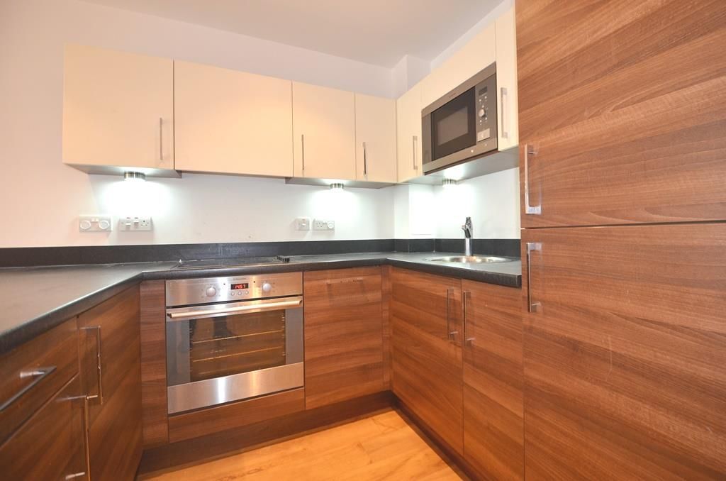 Property photo 3 of 12 Kitchen