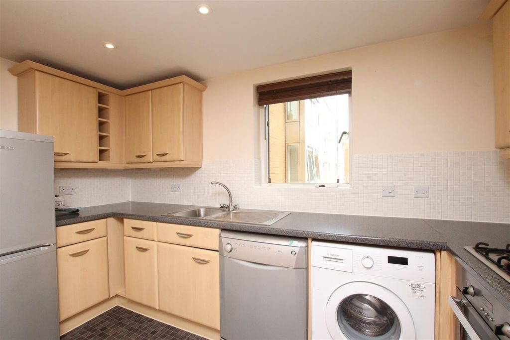 Property photo 2 of 7 Kitchen.Jpg