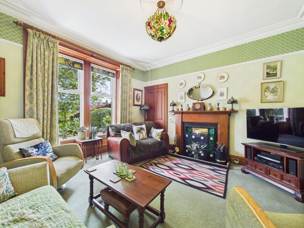 Property photo 2 of 26