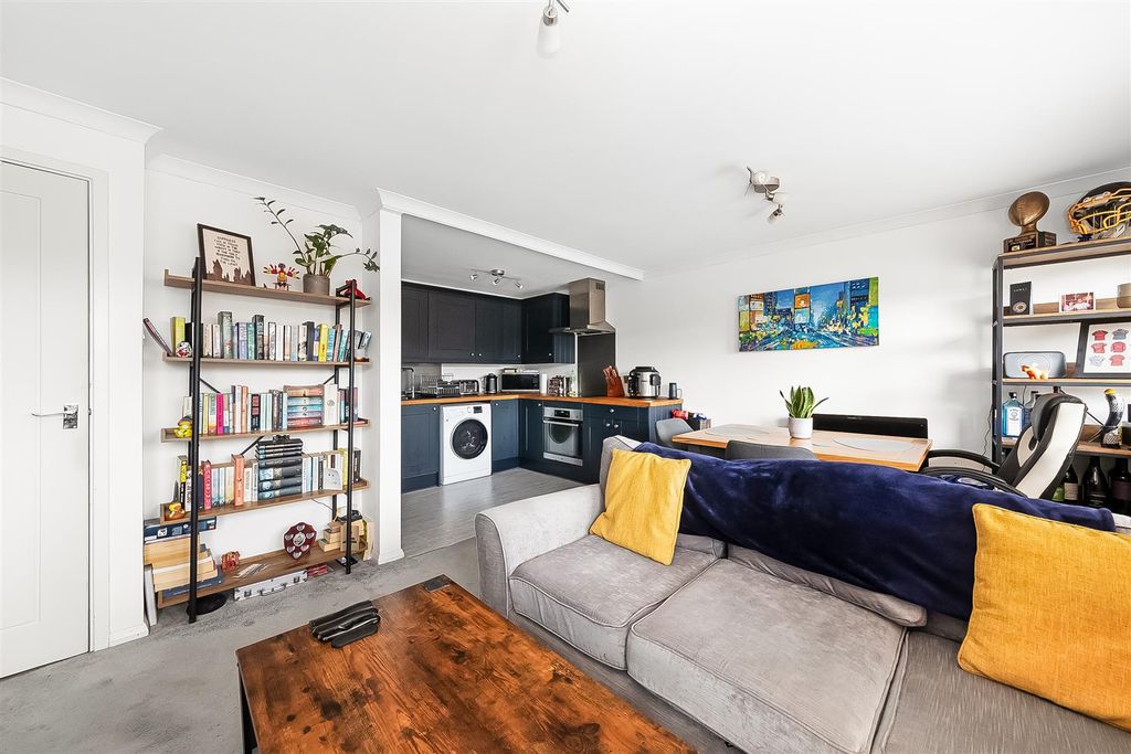 Property photo 3 of 11 Reception Room / Kitchen