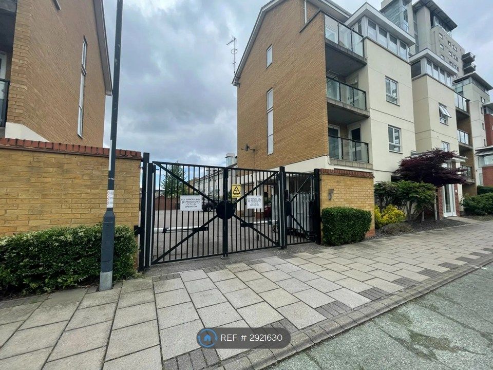 Property photo 2 of 12