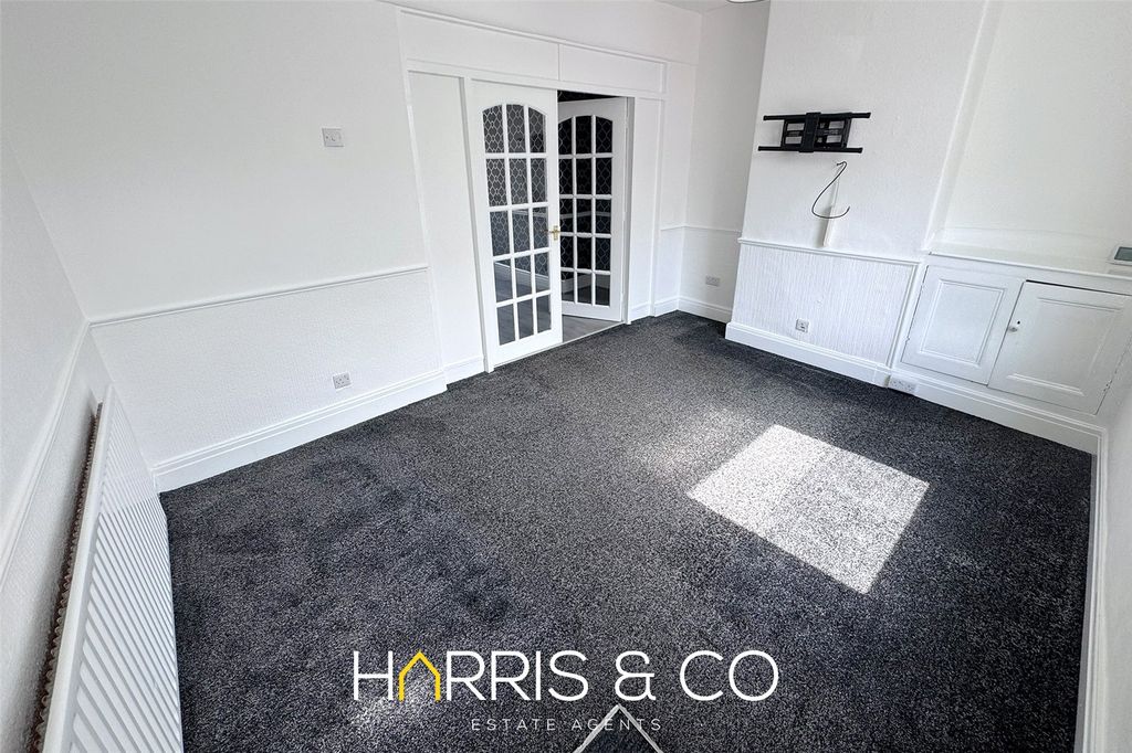 Property photo 2 of 12 Picture No. 13