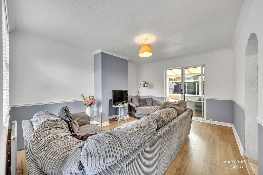 Property photo 2 of 12