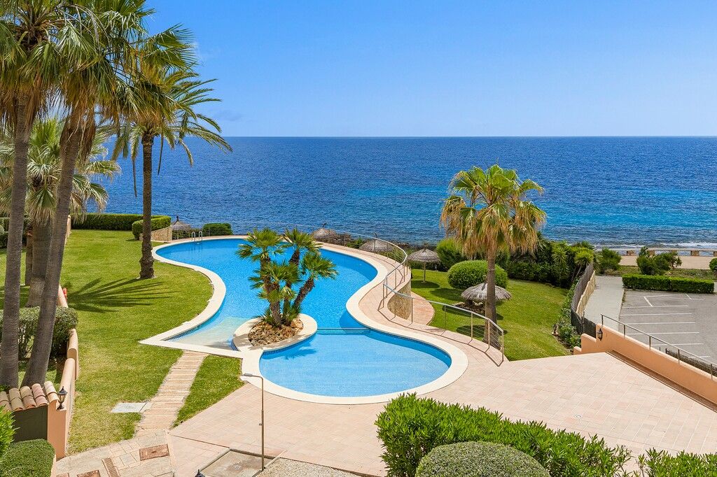 Property photo 2 of 20 Pool View (1)