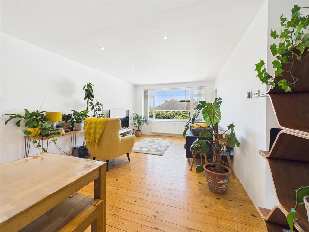 Property photo 1 of 19 Living/Dining Room