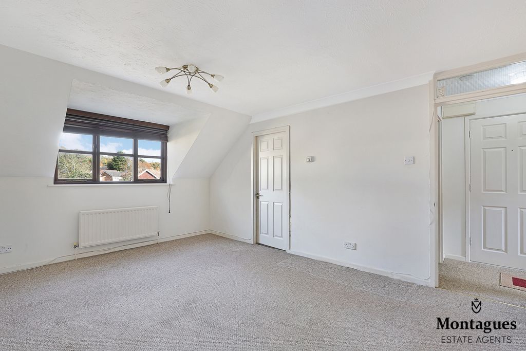 Property photo 3 of 14 Photo 7