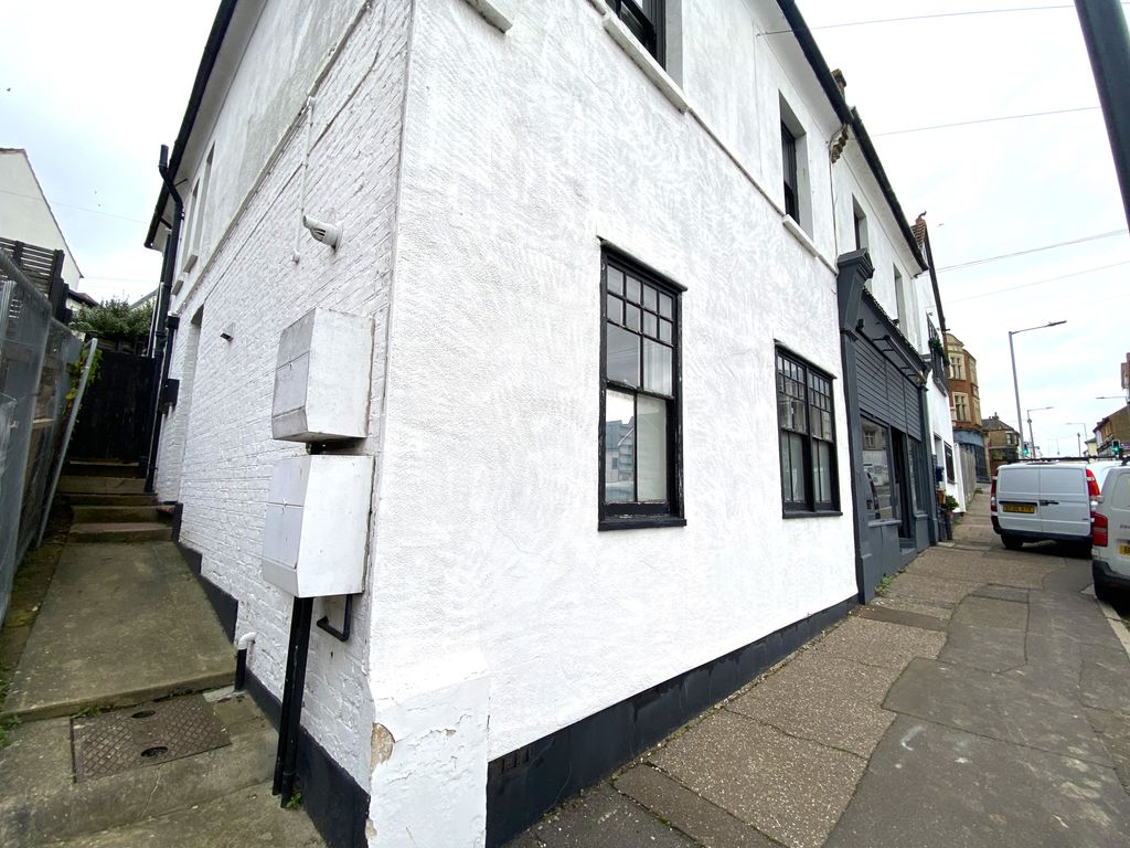 Property photo 1 of 15 Front