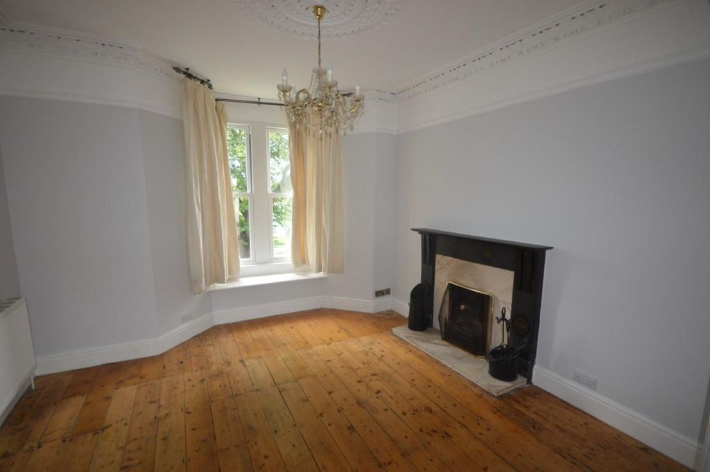 Property photo 3 of 20 Dsc_0003 (Medium).Jpg