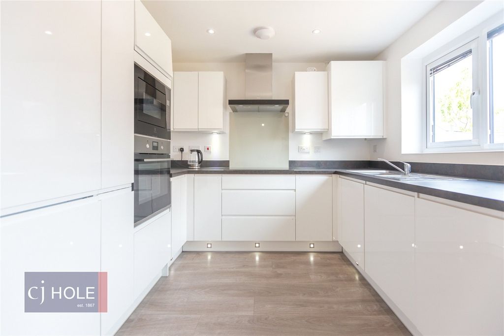 Property photo 2 of 24 Picture No. 25