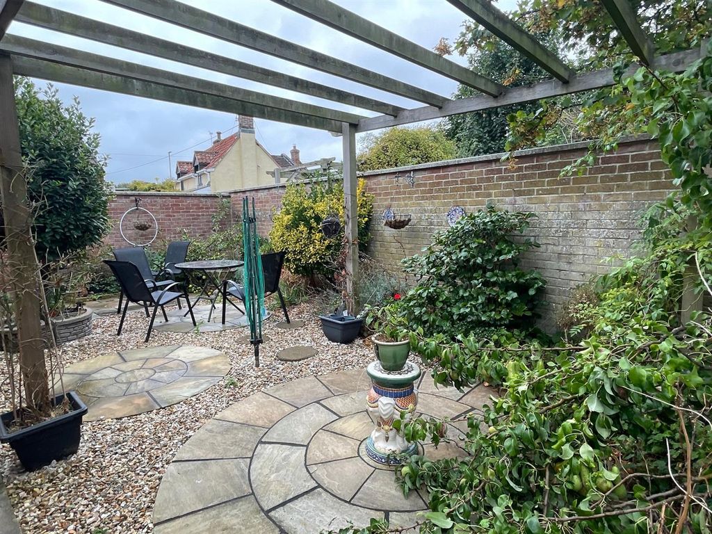 Property photo 2 of 24