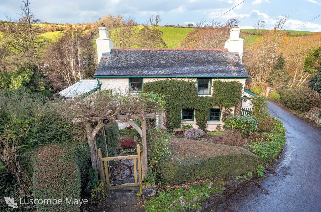 Property photo 1 of 32