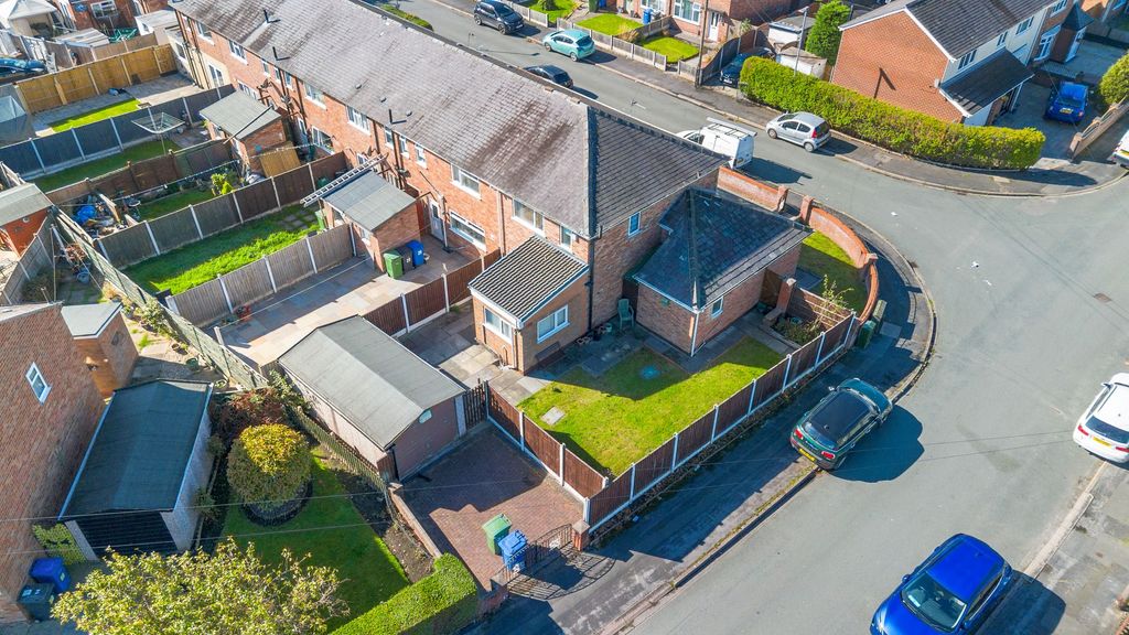 Property photo 2 of 25