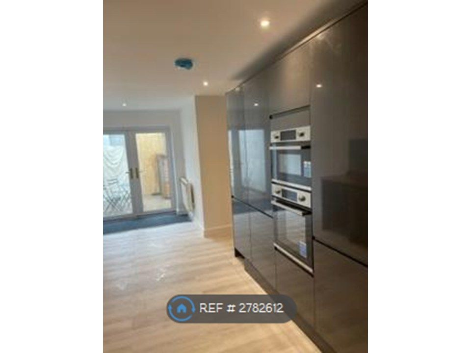 Property photo 1 of 10 Top Of The Range