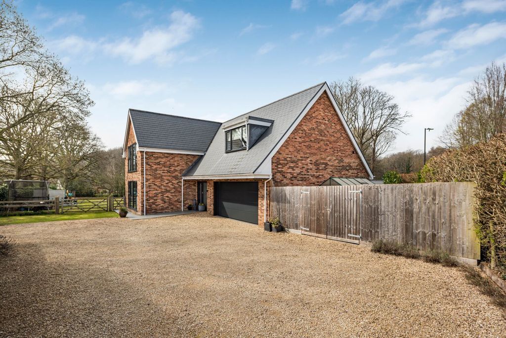 Property photo 1 of 31 Picture No. 02