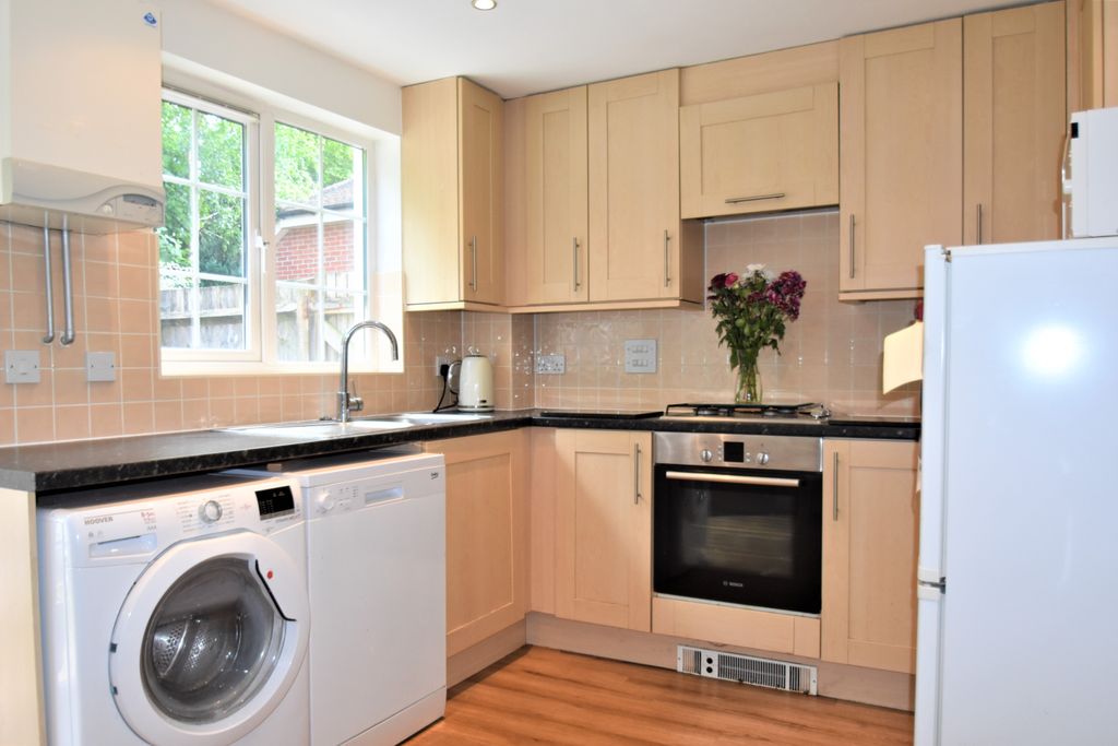 Property photo 2 of 9 Photo 03