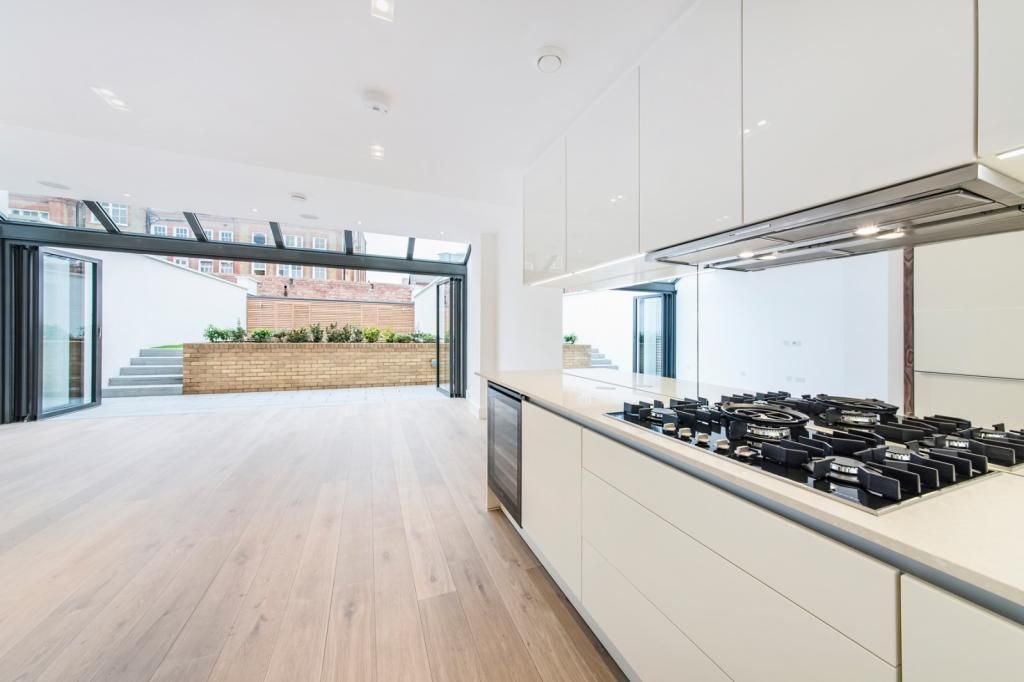 Property photo 1 of 10 A Rare Opportunity To Experience Luxury Fulham Living.
