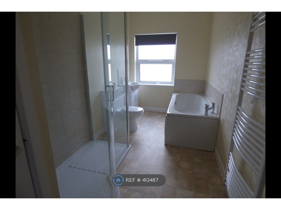 Property photo 3 of 13 Bathroom