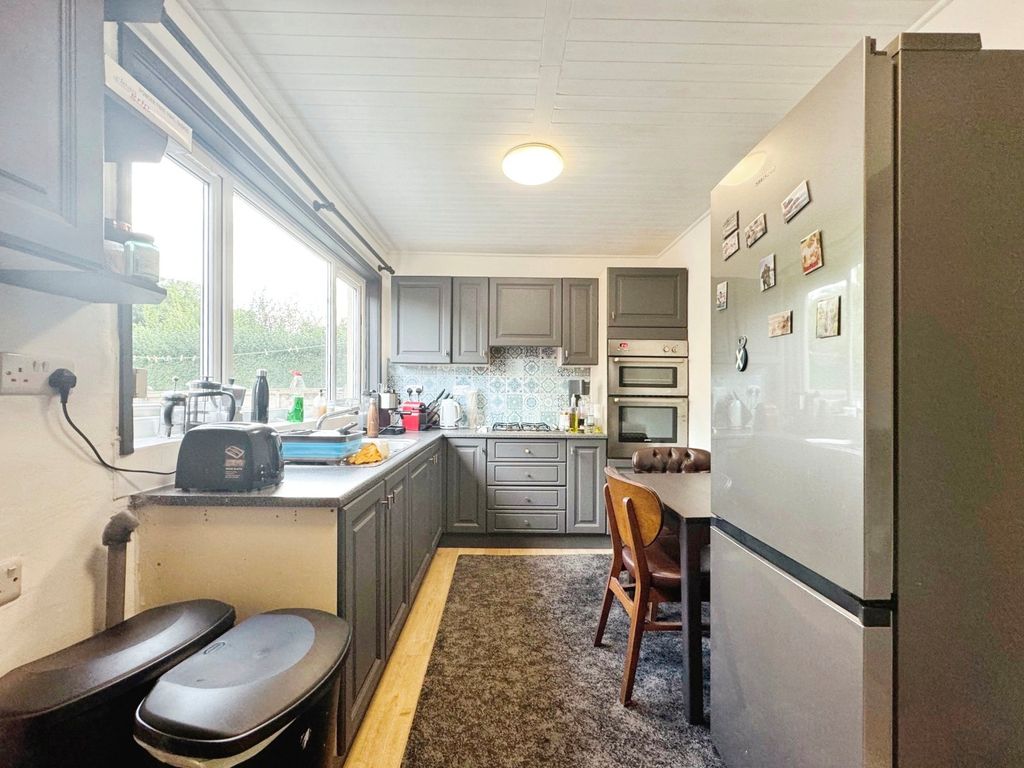 Property photo 3 of 11 Picture No. 10