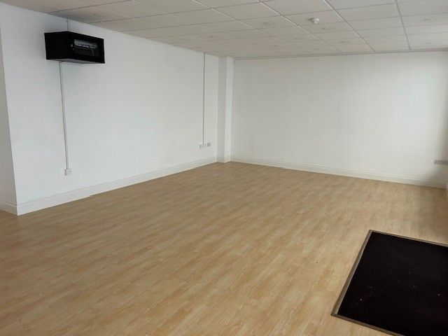 Property photo 3 of 8 Photo 3