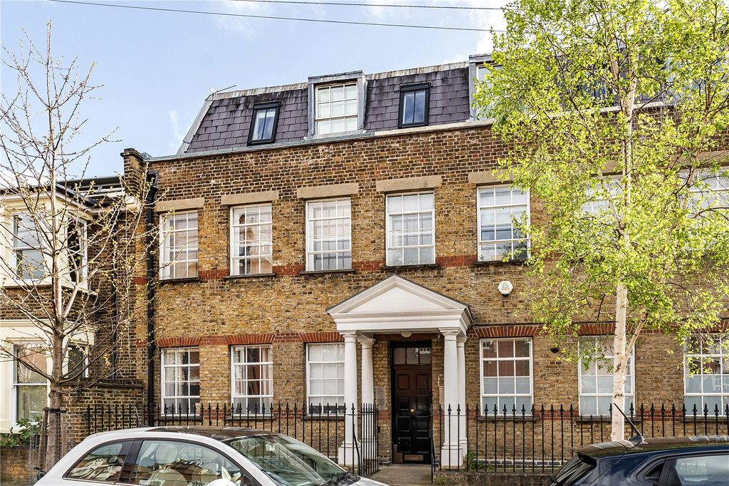 Property photo 2 of 13 Picture No. 18