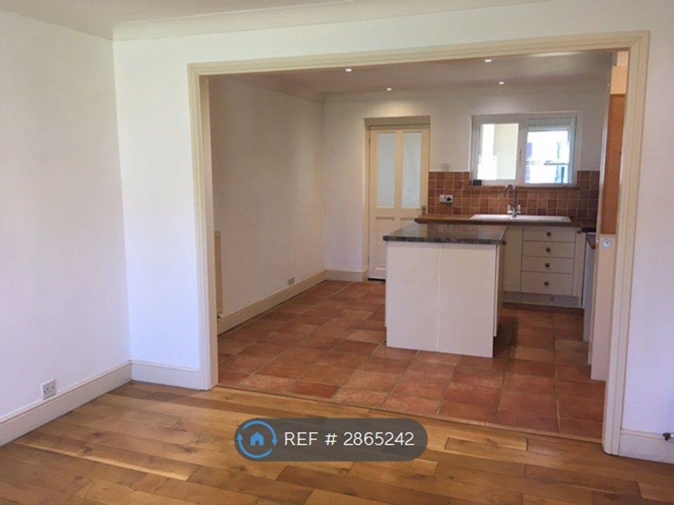 Property photo 3 of 27