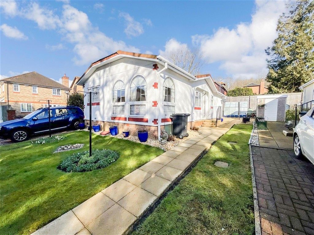 Property photo 1 of 9 Lounge