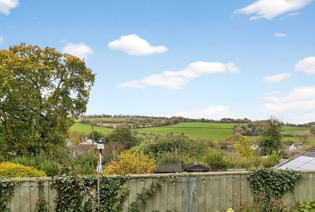 Property photo 2 of 19 2 - Picture No. 06