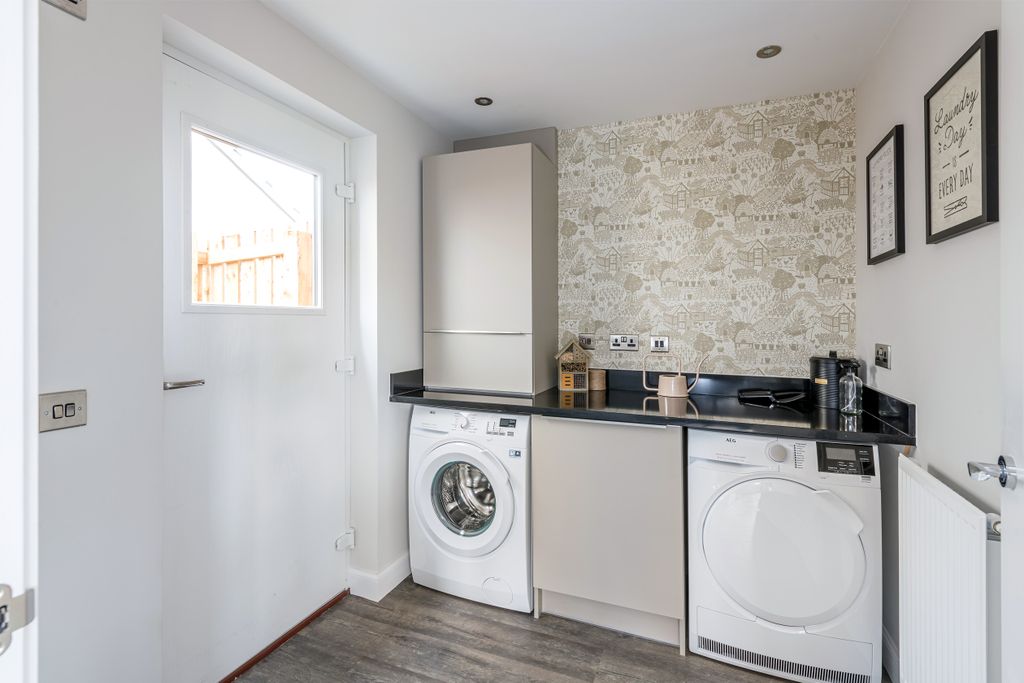 Property photo 3 of 10 Utility Room In 4 Bed Home