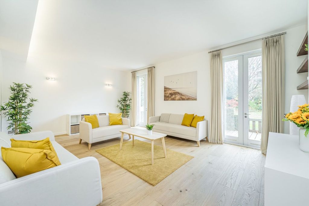 Property photo 2 of 9