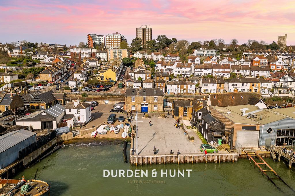 Property photo 1 of 42