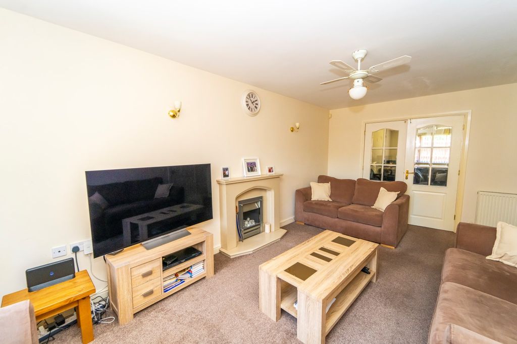 Property photo 3 of 31