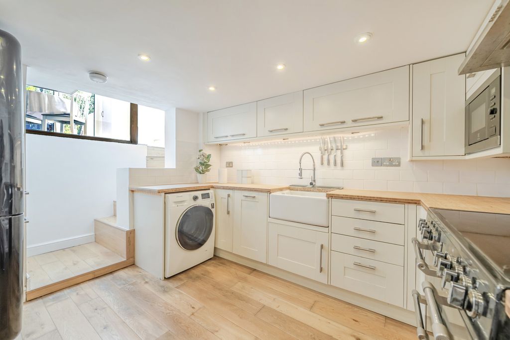 Property photo 2 of 20 18-6A7c642B0c656-...