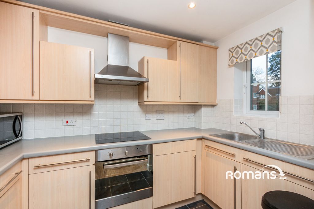 Property photo 2 of 9 Photo