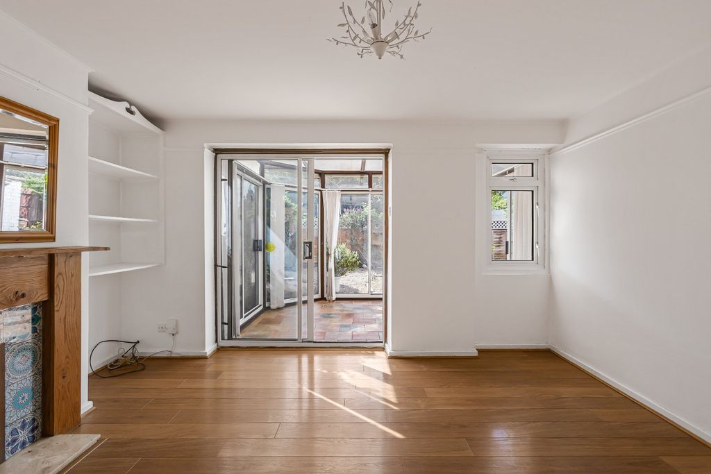 Property photo 2 of 19 Picture No. 04
