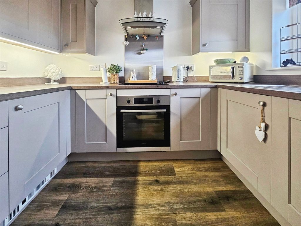 Property photo 2 of 15 Picture No. 04