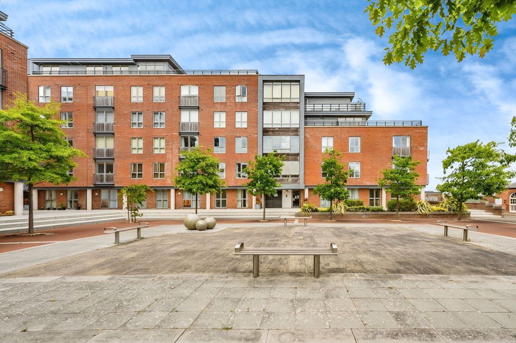 Property photo 2 of 25