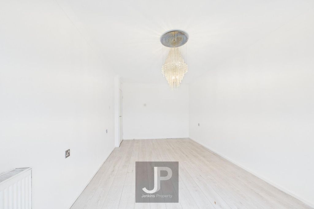 Property photo 3 of 10 Cam01632G0-Pr0229-Still003.Jpg