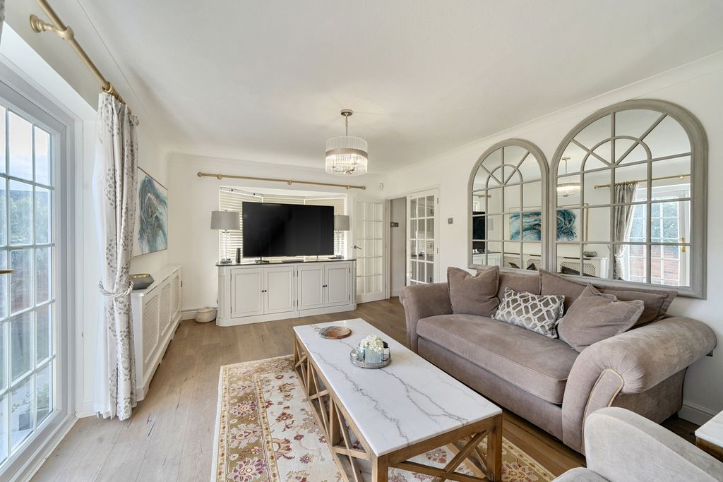 Property photo 3 of 19 Reception