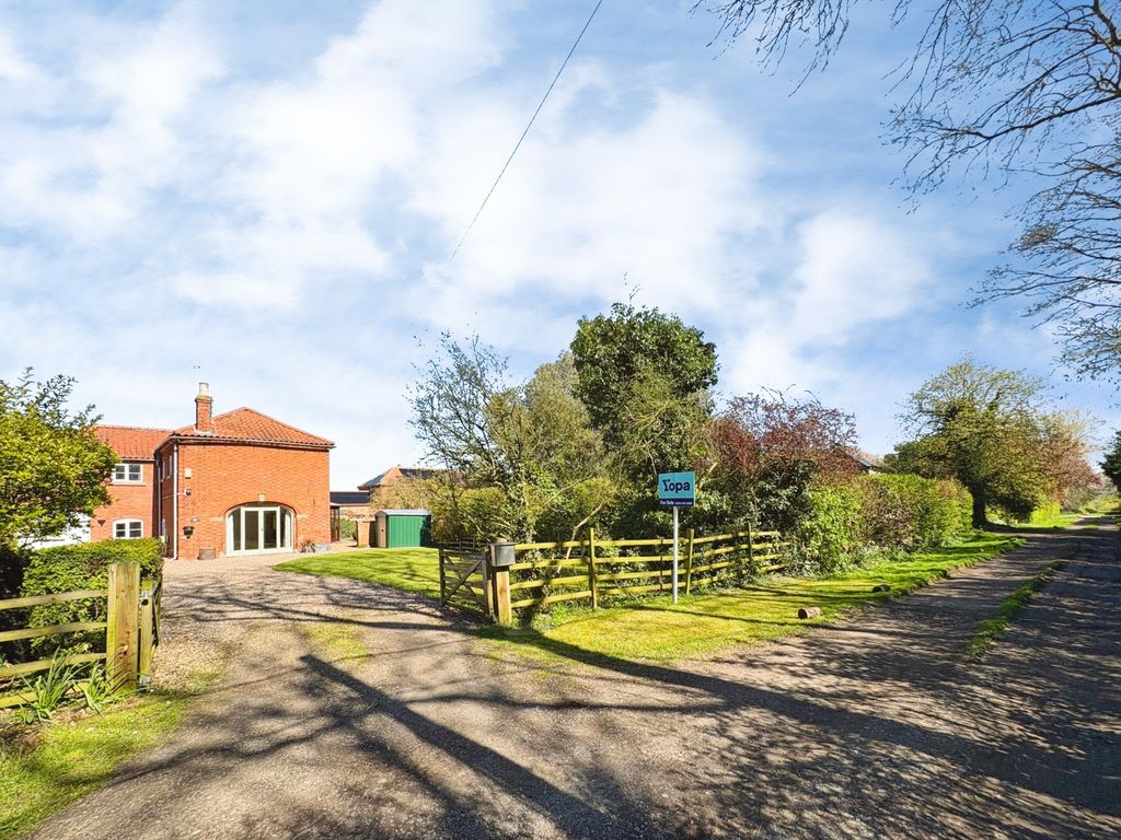 Property photo 3 of 17 Ba02E01F-Img_9624