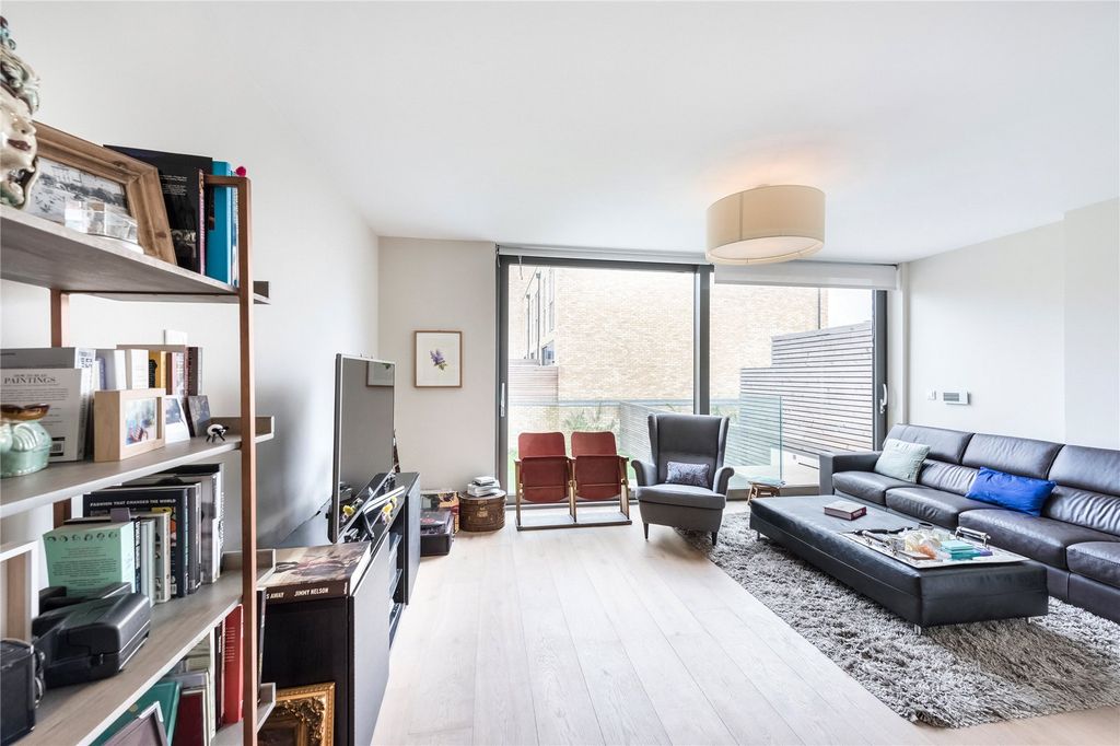 Property photo 3 of 14 Reception Room