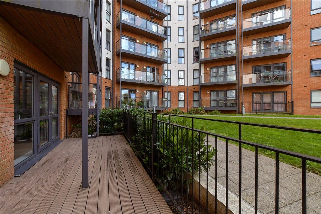 Property photo 2 of 9 Balcony